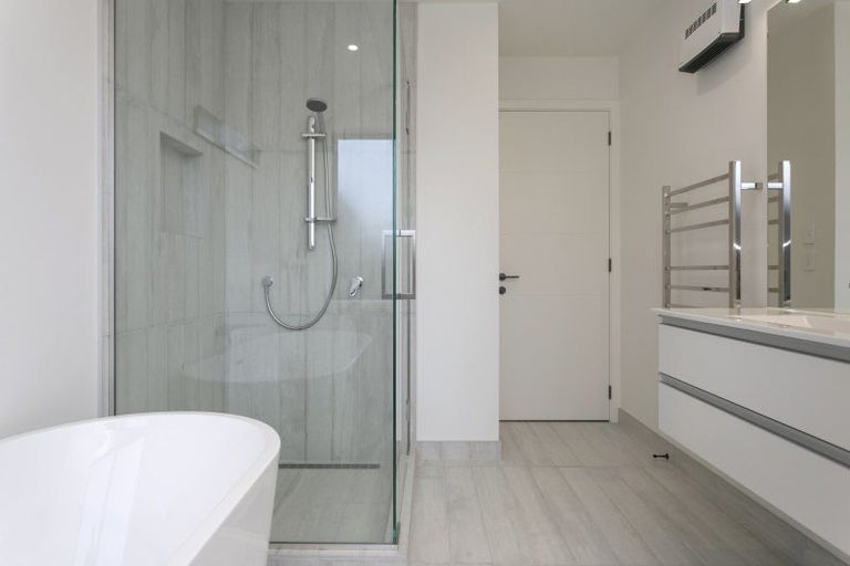 Photo of property in 14 Seven Oaks Drive, Kinloch, Taupo, 3377