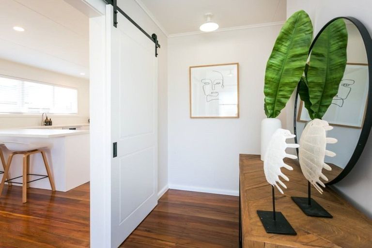 Photo of property in 9 Gardiner Place, Havelock North, 4130