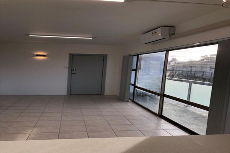 Photo of property in 3/762 Beach Road, Browns Bay, Auckland, 0630