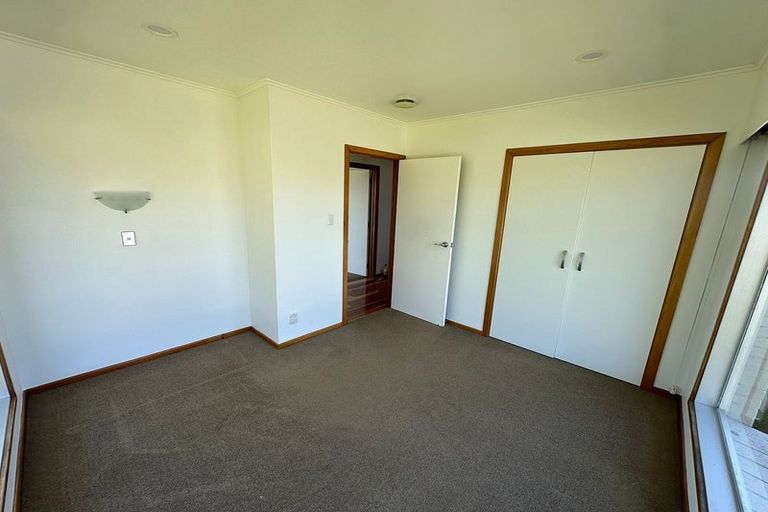 Photo of property in 12a Westwell Road, Belmont, Auckland, 0622
