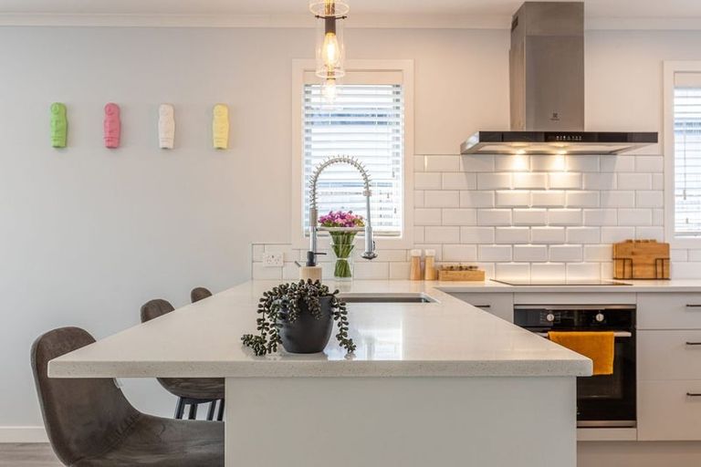 Photo of property in 30 Freedom Drive, Kelvin Grove, Palmerston North, 4414