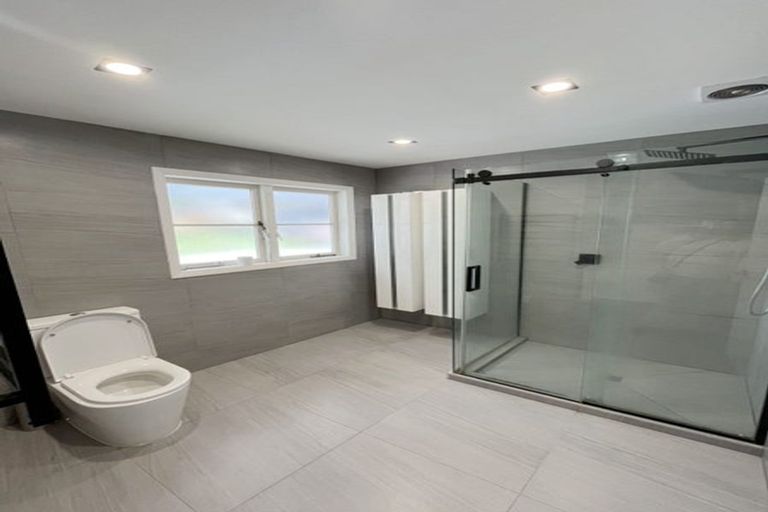 Photo of property in 42 Tiroroa Avenue, Te Atatu South, Auckland, 0610