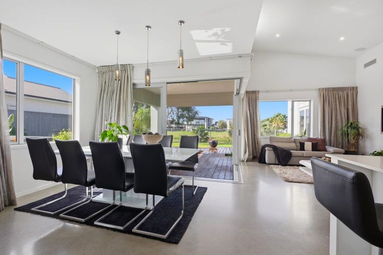 Photo of property in 42 Cassinia Close, Papamoa Beach, Papamoa, 3118