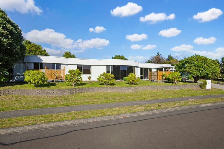 Photo of property in 51 Milne Drive, Paraparaumu, 5032