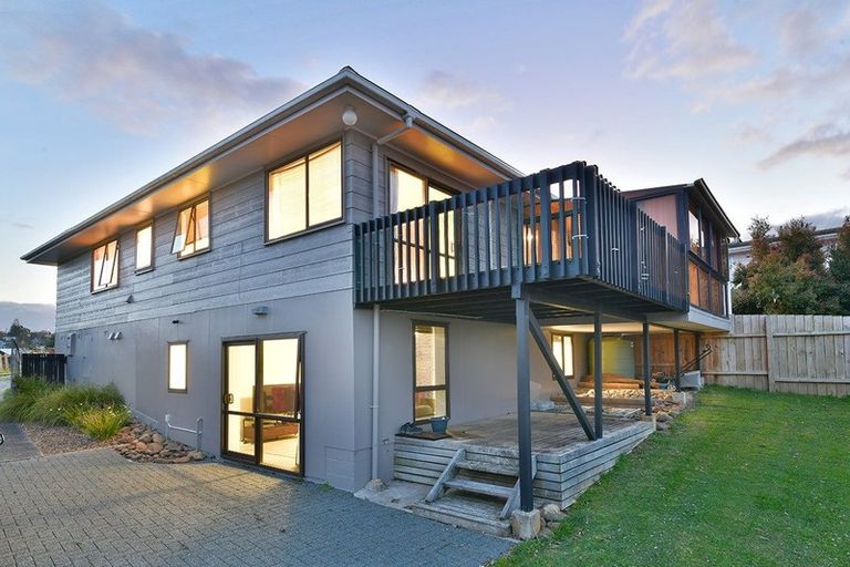 Photo of property in 114 Weatherly Road, Torbay, Auckland, 0630