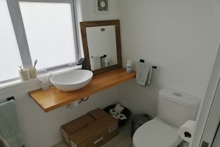 Photo of property in 5 Jacaranda Grove, Maungaraki, Lower Hutt, 5010