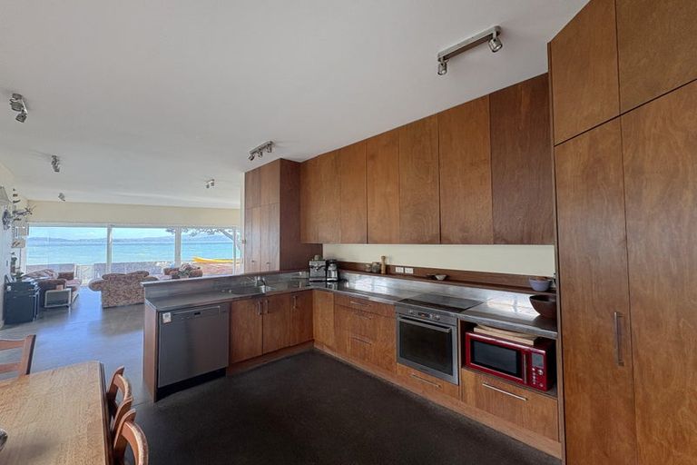 Photo of property in 603b Marine Drive, Days Bay, Lower Hutt, 5013