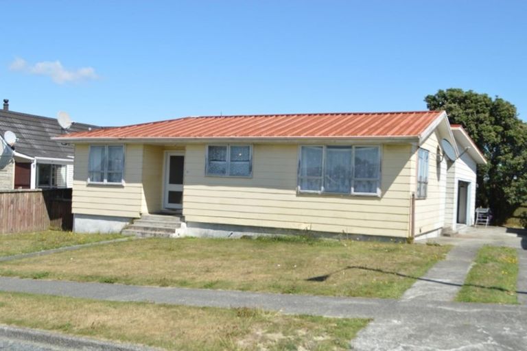 Photo of property in 13 Almora View, Ascot Park, Porirua, 5024