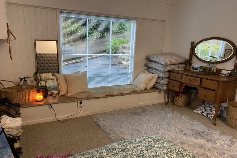 Photo of property in 1/19 Pemberton Avenue, Bayview, Auckland, 0629