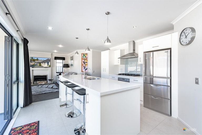 Photo of property in 5 Vernon Grove, Brown Owl, Upper Hutt, 5018