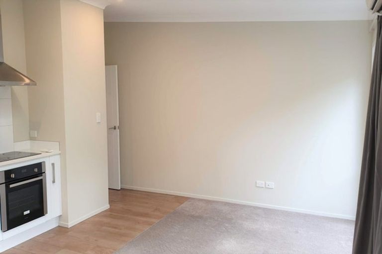 Photo of property in 9/19 Collins Avenue, Tawa, Wellington, 5028