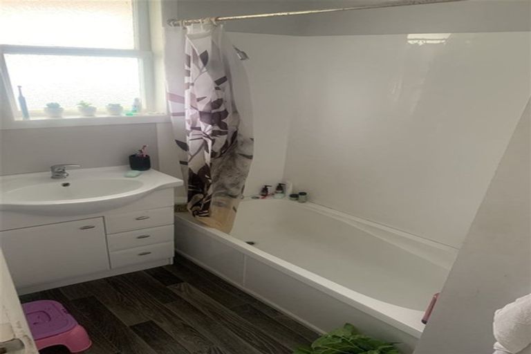 Photo of property in 160 Cole Street, Masterton, 5810