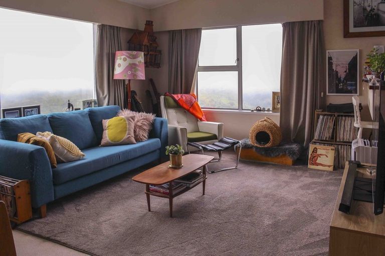 Photo of property in 30a Huntingdon Street, Northland, Wellington, 6012