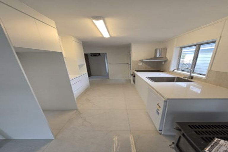 Photo of property in 28 Glynnbrooke Street, Te Atatu South, Auckland, 0610