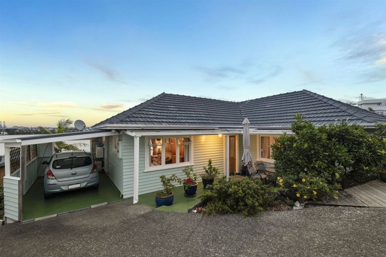 Photo of property in 109a Norwood Road, Bayswater, Auckland, 0622
