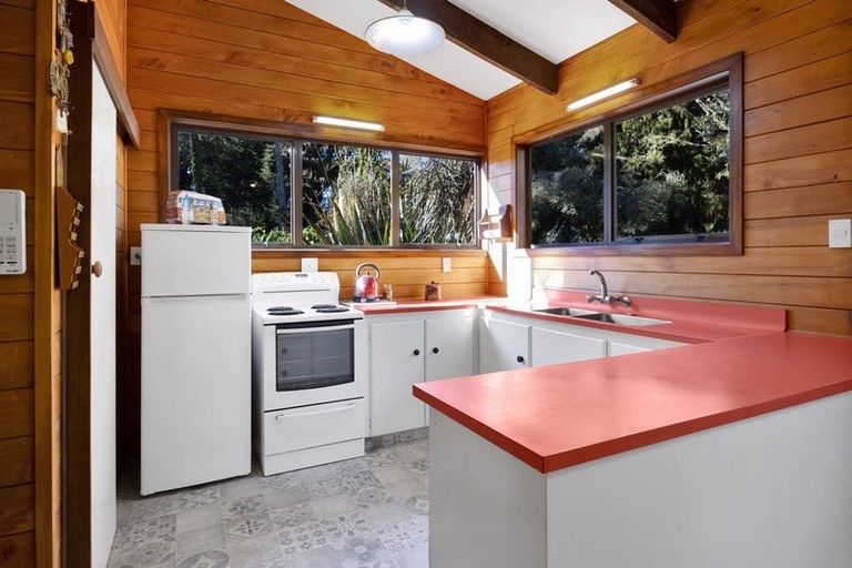 Photo of property in 66 Kent Terrace, Midhirst, Stratford, 4394