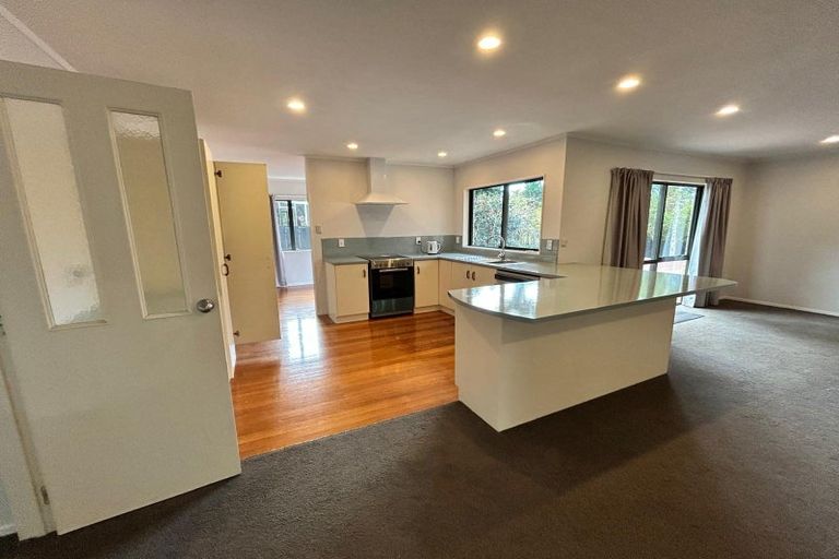 Photo of property in 72 Konini Road, Titirangi, Auckland, 0604