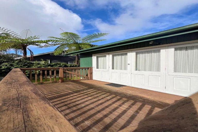 Photo of property in 3/25a Beach Road, Te Atatu Peninsula, Auckland, 0610