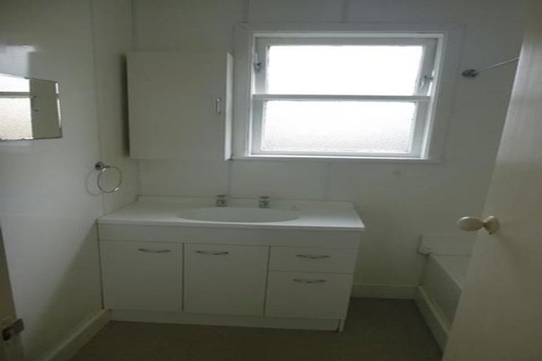 Photo of property in 179 Wainuiomata Road, Wainuiomata, Lower Hutt, 5014