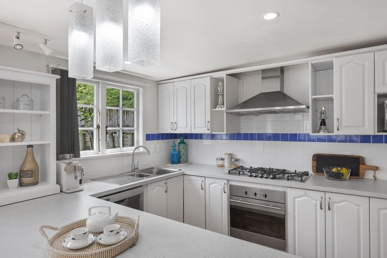 Photo of property in 1/27 Peach Road, Glenfield, Auckland, 0629