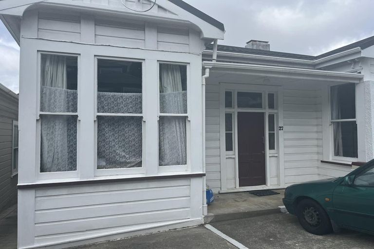 Photo of property in 27 Myrtle Crescent, Mount Cook, Wellington, 6021
