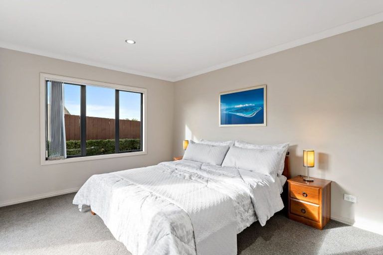 Photo of property in 157e Hobsonville Road, West Harbour, Auckland, 0618