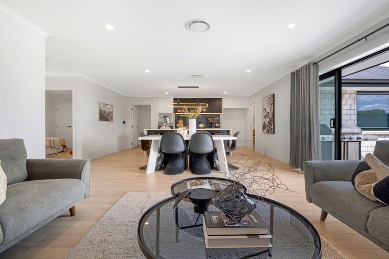 Photo of property in 32 Waireka Road, Rototuna North, Hamilton, 3210