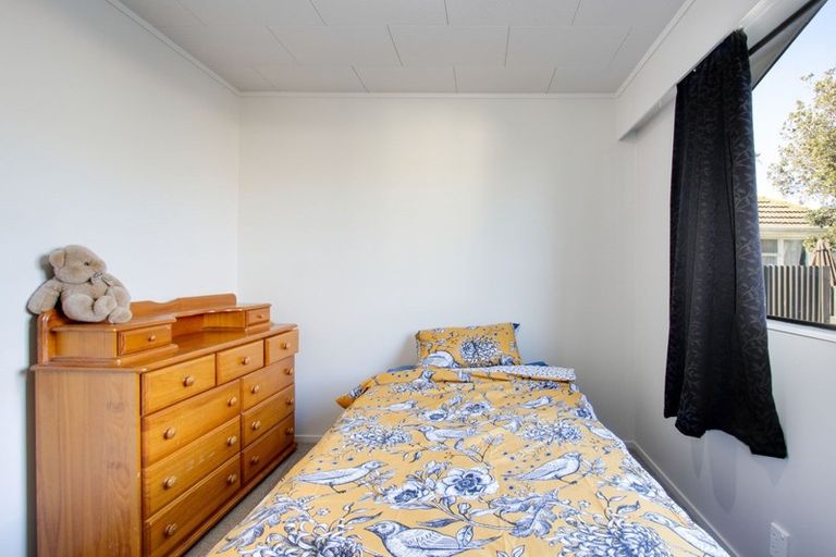 Photo of property in 32 Plowman Crescent, Onekawa, Napier, 4110