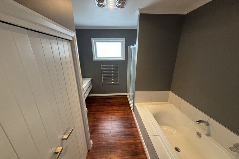 Photo of property in 38 Oroua Street, Eastbourne, Lower Hutt, 5013