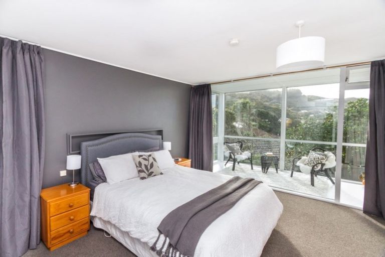 Photo of property in 1a Woodstock Terrace, Tawa, Wellington, 5028