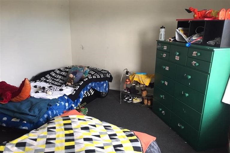 Photo of property in 1/11 Maplesden Drive, Clendon Park, Auckland, 2103