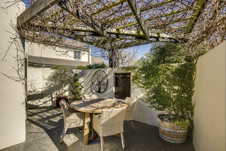 Photo of property in 3 Hikanui Place, Havelock North, 4130