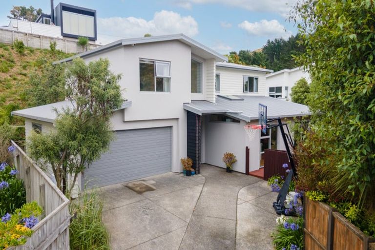 Photo of property in 8 Halewood Grove, Churton Park, Wellington, 6037