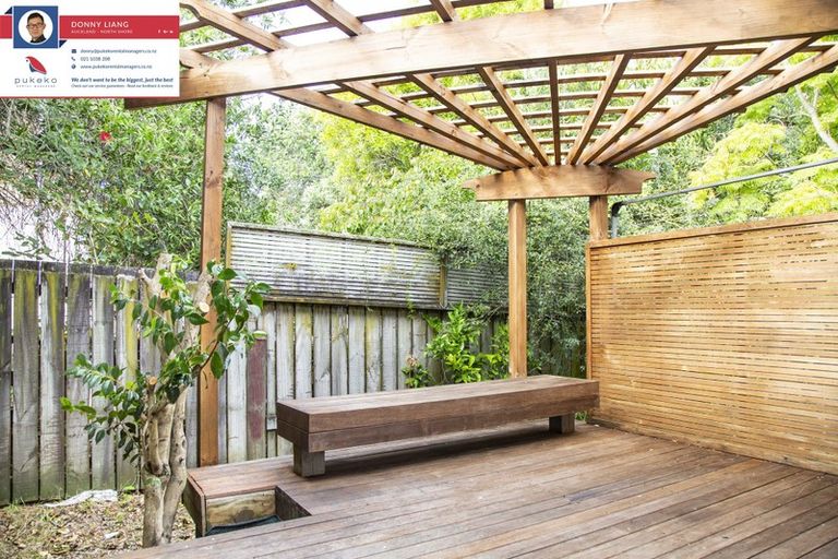 Photo of property in 1/38 Akoranga Drive, Northcote, Auckland, 0627