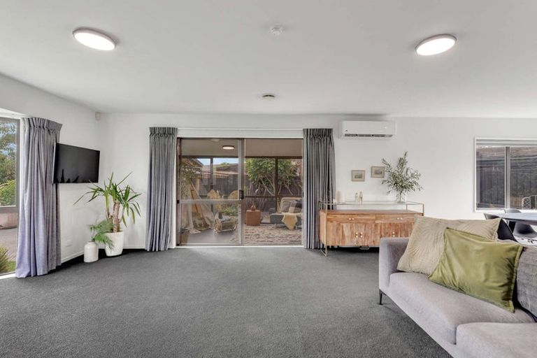 Photo of property in 36 Kirsten Place, Parklands, Christchurch, 8083