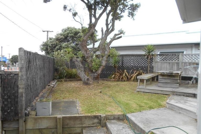 Photo of property in 25 Rua Street, Lyall Bay, Wellington, 6022