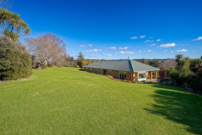 Photo of property in 2 Burgundy Park Avenue, Henderson, Auckland, 0612