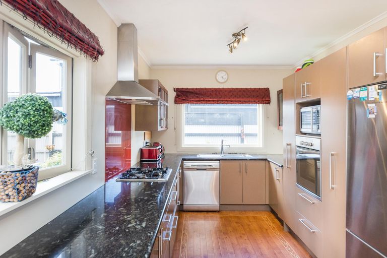 Photo of property in 125 Heretaunga Street, Palmerston North, 4414