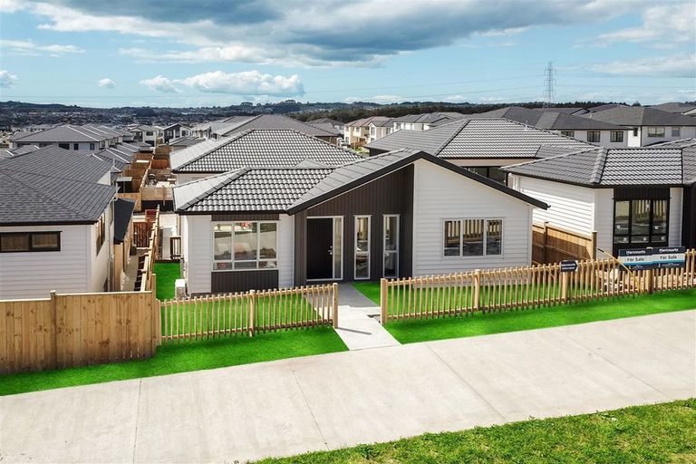 Photo of property in 100 Thomas Road, Flat Bush, Auckland, 2019