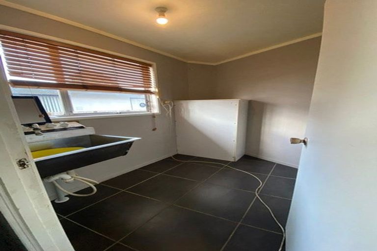 Photo of property in 26 Gibbons Road, Weymouth, Auckland, 2103