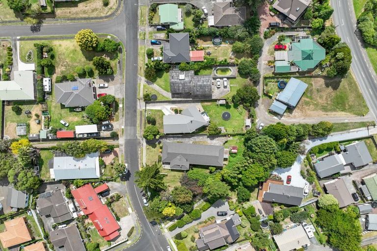 Photo of property in 12 Norfolk Rise, Waiuku, 2123
