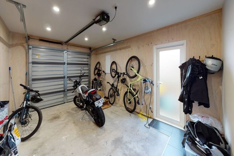 Photo of property in 9 Birkhall Grove, Strathmore Park, Wellington, 6022