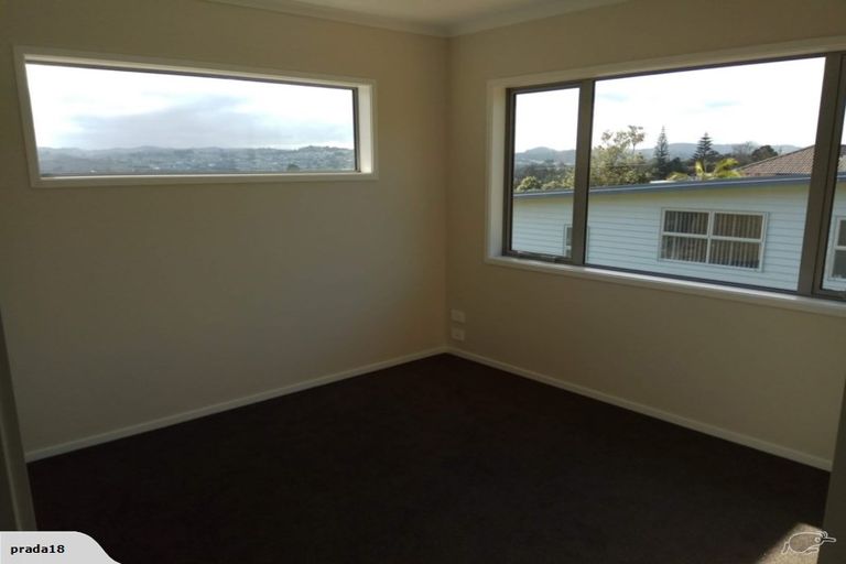 Photo of property in 10 Ridgeview Close, Red Beach, 0932