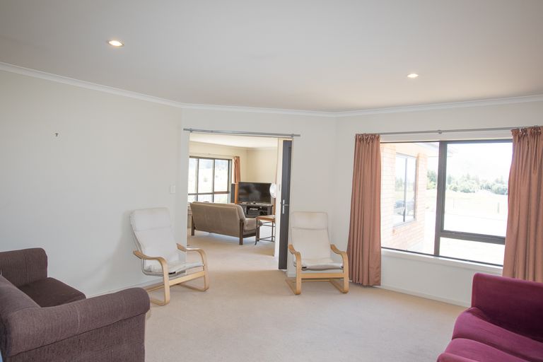 Photo of property in 33 D'archiac Drive, Lake Tekapo, 7999
