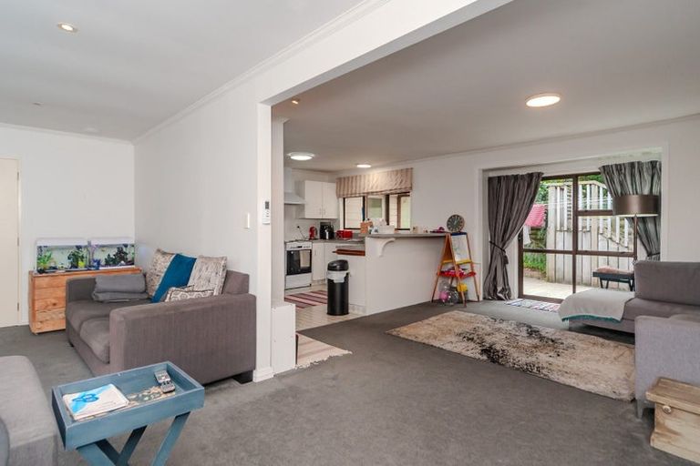 Photo of property in 60 Acacia Avenue, Maungaraki, Lower Hutt, 5010