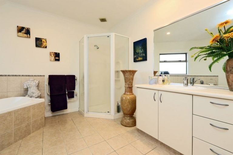 Photo of property in 1 Hyde Place, Taradale, Napier, 4112