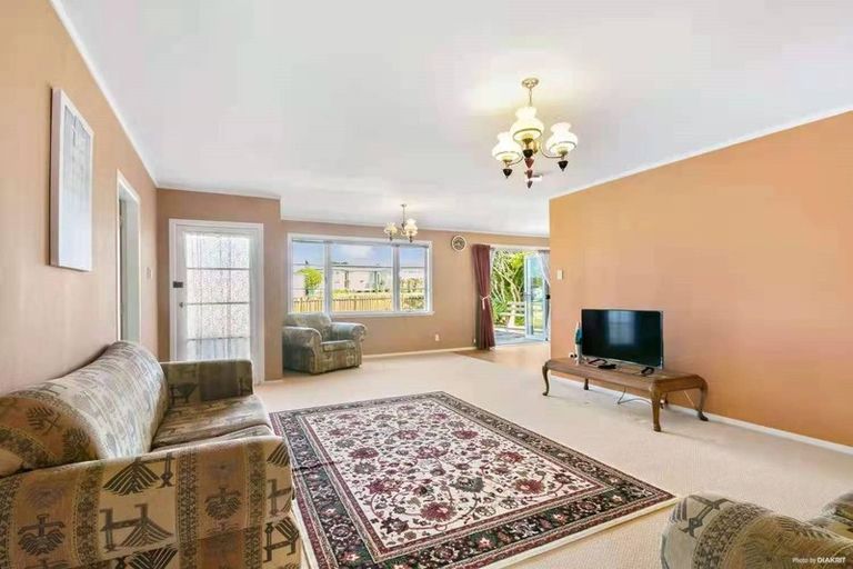 Photo of property in 39 Matipo Road, Te Atatu Peninsula, Auckland, 0610