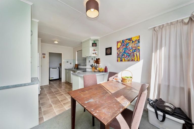 Photo of property in 21 Ramanui Avenue, Hawera, 4610