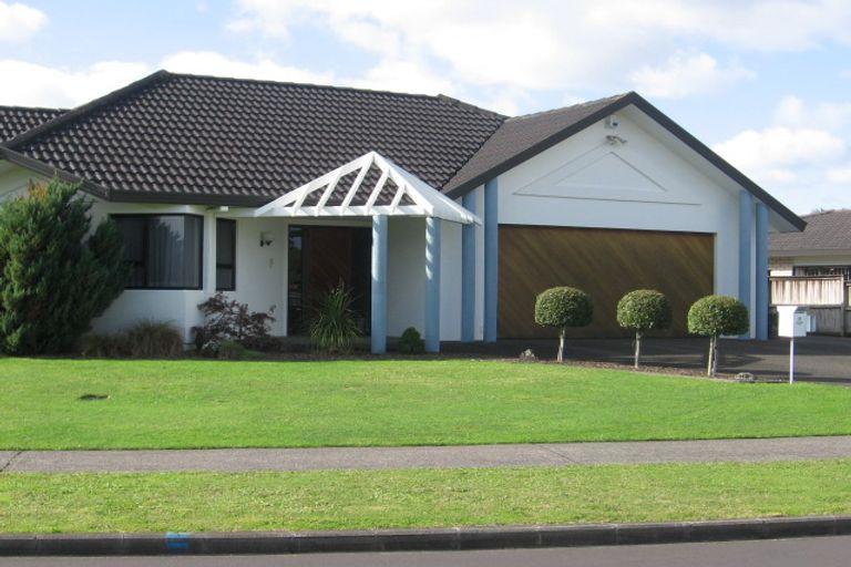 Photo of property in 25 Suncrest Drive, West Harbour, Auckland, 0618