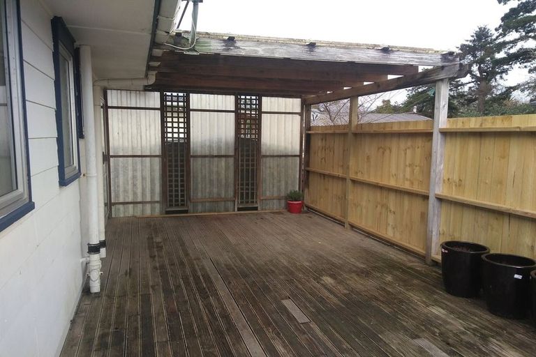 Photo of property in 59 Chilcott Road, Henderson, Auckland, 0612